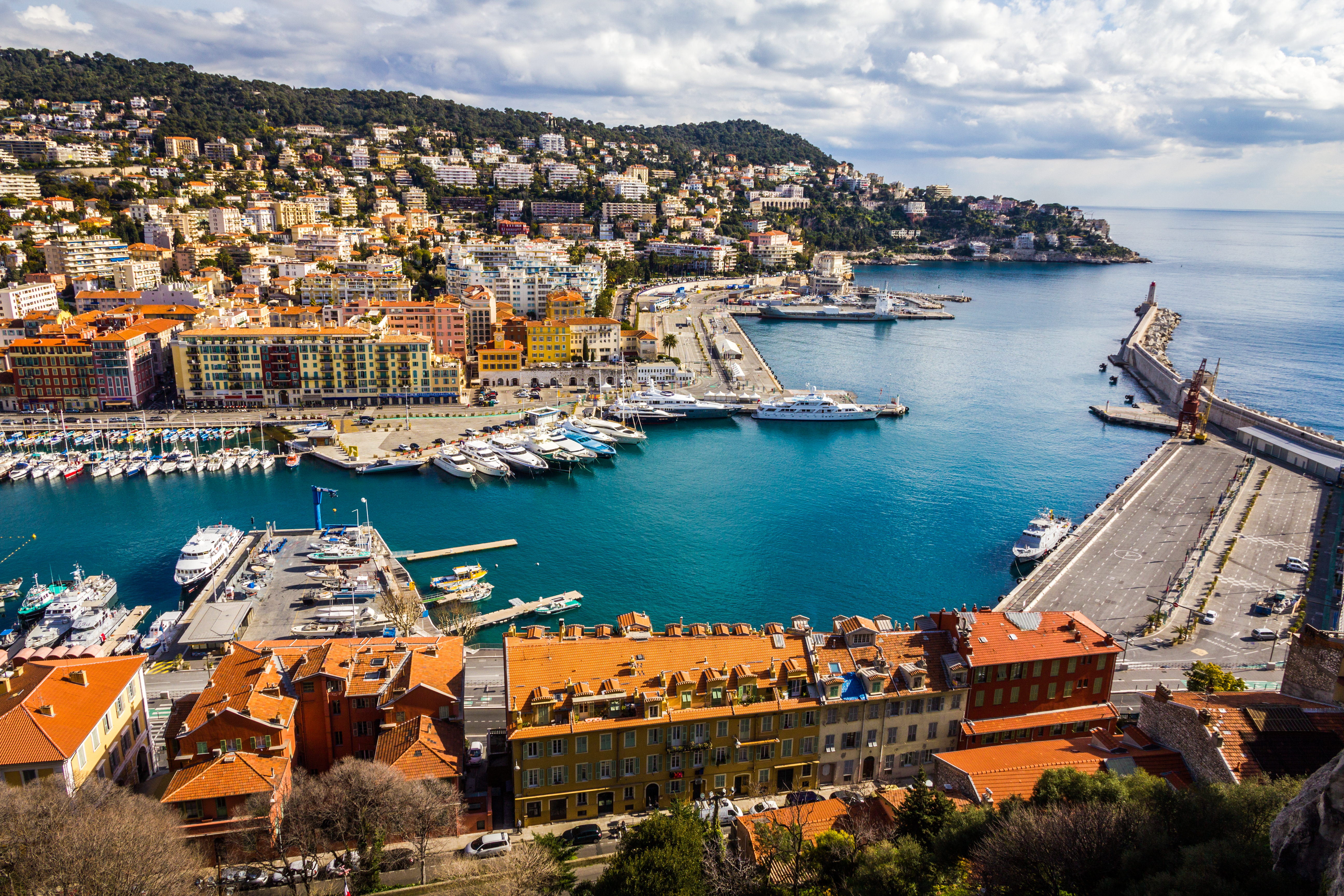 View down to the harbor from the Castle Hill (Colline du Château), Nice, Côte d’Azur, France