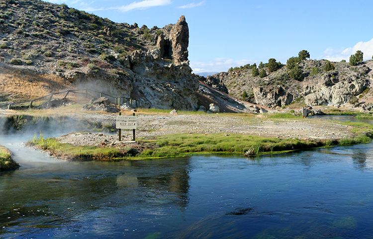 Hot Creek near Mammoth Lakes. Image by Mike Wooldridge / CC BY 2.0