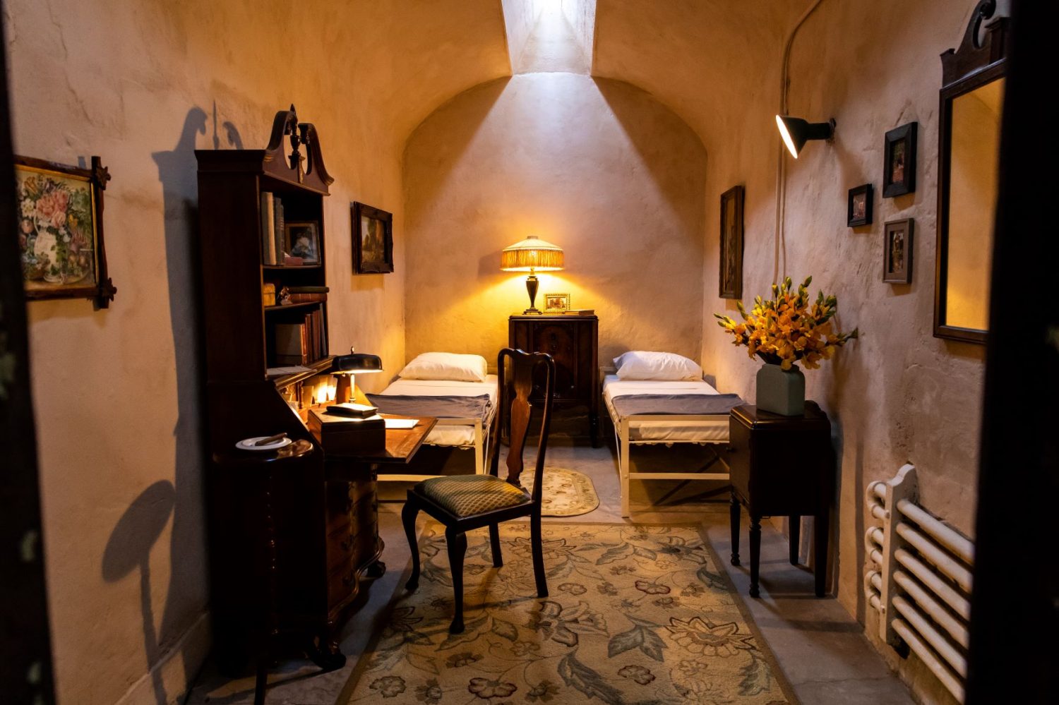 See inside Al Capone's prison cell at this new Philadelphia exhibition -  Lonely Planet